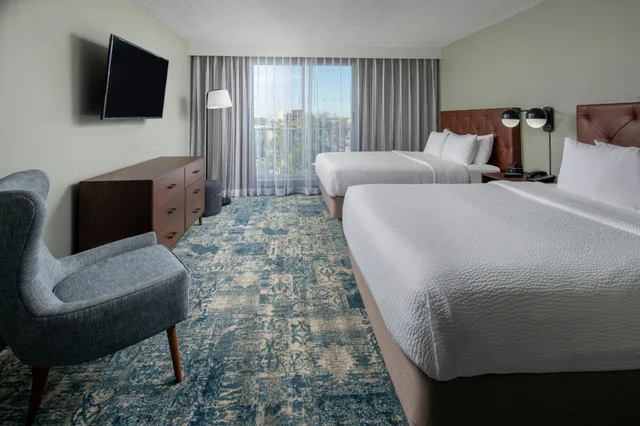 غرفة، Four Points by Sheraton Suites Tampa Airport Westshore 2/3