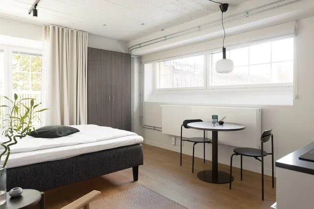Medium, Studio, Queen Bed, Noli Katajanokka II 2/5