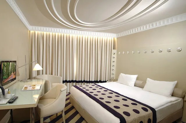 غرفة بسرير مزدوج أو سريرين منفصلين بإطلالة على البحر، Taxim Hill Hotel 3/10
