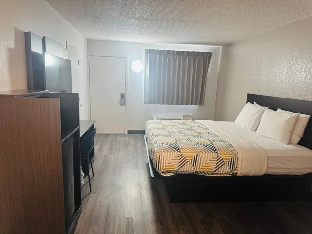 غرفة بسرير كوين لذوي الإعاقة، Motel6 Southgate, MI - Detroit 3/10