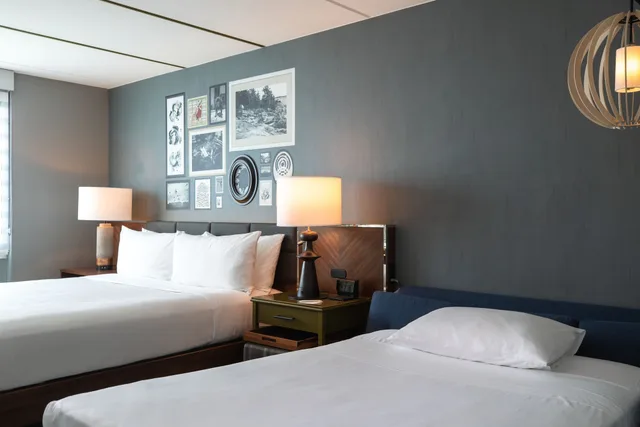 جناح جونيور بسرير كينج مع أريكة، Renaissance Minneapolis Bloomington Hotel 1/6