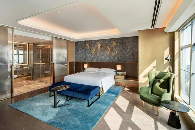 Vice President, Bay Suite, Suite, King Bed, Bay View, Lounge Access، Renaissance Shenzhen Bay Hotel 1/1