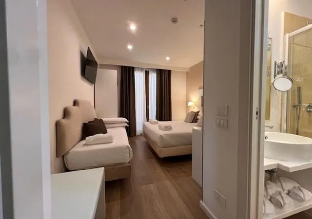 Standard, Triple, 3 Beds, Sorrento City Hotel 7/10