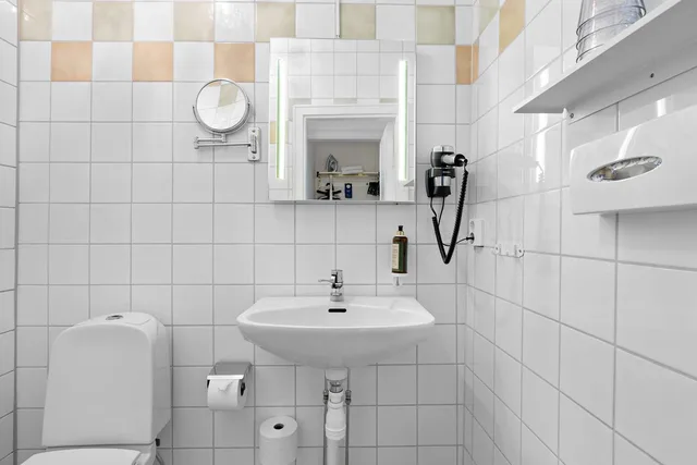 Room, King Bed, Sauna، Nora Stadshotell, Sure Hotel Collection By Best Western 3/4