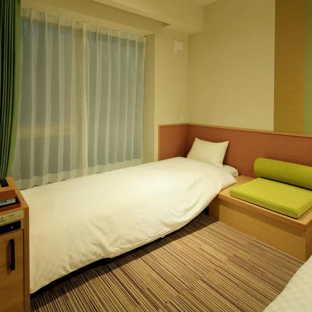 Standard, Twin Beds, Sofa, The Singulari Hotel And Skyspa At Universal Studios Japan 4/9