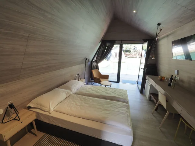 House, Double Bed, Near the Lake، Plitvice Holiday Resort 1/2