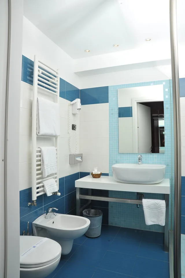 Room, Twin Beds, Hotel Mediterraneo 3/3