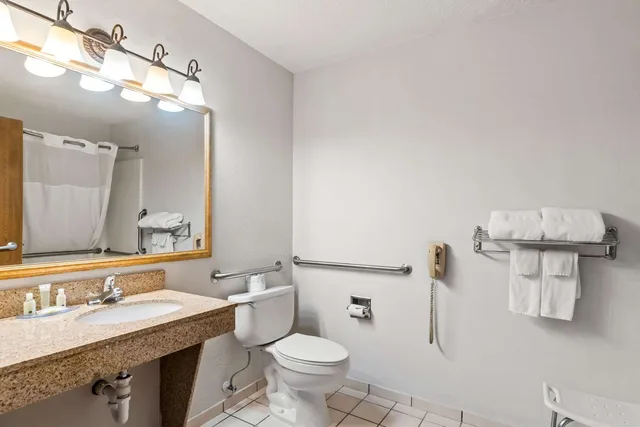 غرفة بسرير كوين لذوي الإعاقة، Quality Inn Sidney I-80 4/5
