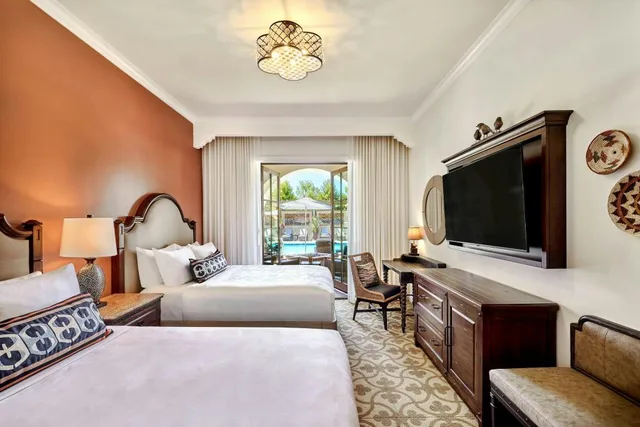 غرفة بسريرين كوين بإطلالة على المسبح بشرفة، Inn At The Mission San Juan Capistrano Autograph Collection By Marriott 1/2