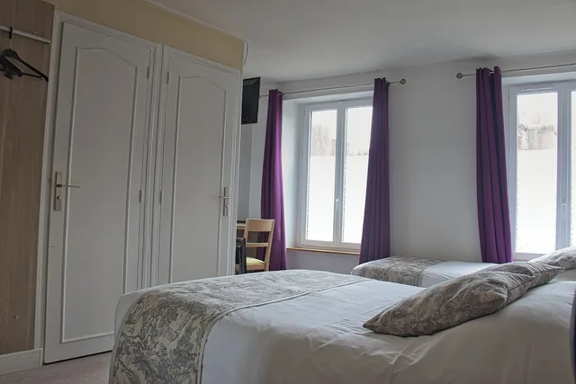 غرفة قياسية ثلاثية بسرير مزدوج وسرير فردي، CITOTEL BEAUSEJOUR 1/6