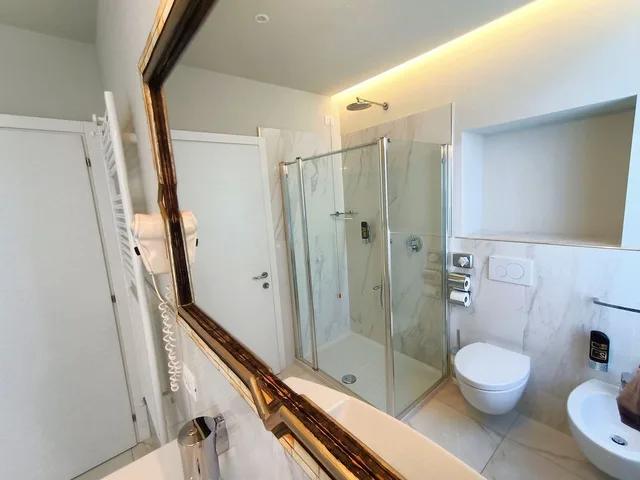 1 Bedroom, Romantic, Studio, Suite, Queen Bed, Lake Side, Sofa، Boutique Hotel Brenzone 6/7