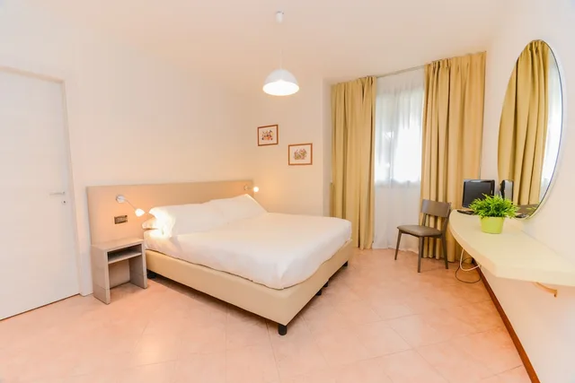 شقة بسريرين كينج بإطلالة على البحيرة بغرفتي نوم مع أريكة، Residence Il Sogno 1/5