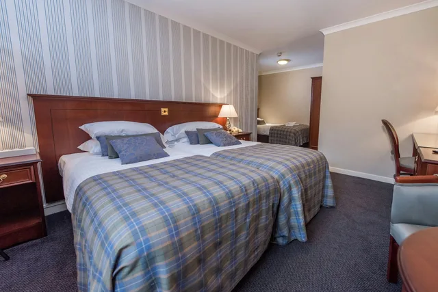 غرفة سوبيريور ثلاثية، Alexandra Hotel 1/3