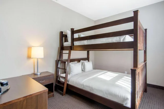جناح بسرير كينج وسرير كوين، Comfort Inn & Suites Virden MB 6/9