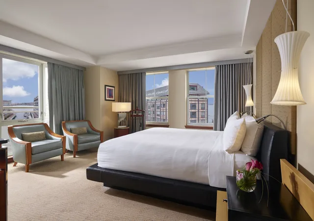 Premier, King Bed, Water View، Battery Wharf Hotel Boston Waterfront 4/8