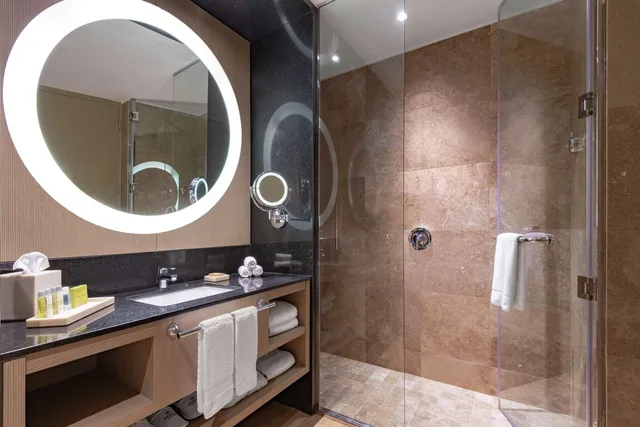 1 Bedroom, Suite, King Bed, Executive Level، Hilton Lima Miraflores 5/6