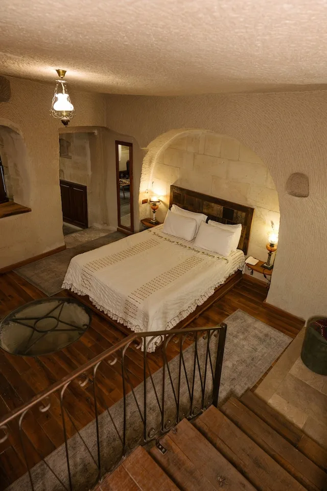 جناح بسرير كوين بجاكوزي، Seki Cave Cavusin 5/10