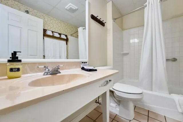 جناح بسريرين كوين، Country Inn At Camden Rockport 4/4