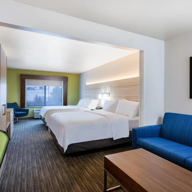 جناح بسريرين كوين مع أريكة، Holiday Inn Express Hotel Suites Lewisburg 1/2