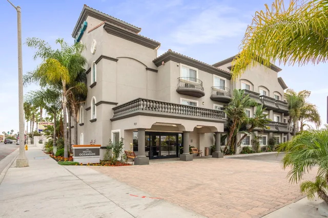 جناح بسرير مزدوج مع أريكة، The Hotel Oceanside 1/1