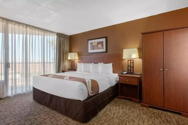 Superior, Mountain View, Scenic View Inn - Lake Powell - Page AZ 1/2