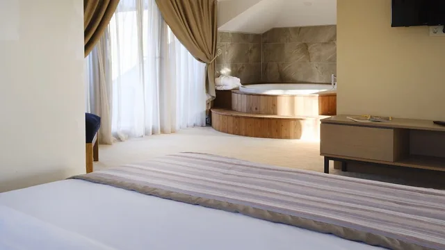 بنتهاوس سوبيريور بسرير كوين بإطلالة على النهر مع أريكة بحوض جاكوزي، Mata Butik Hotel 2/3