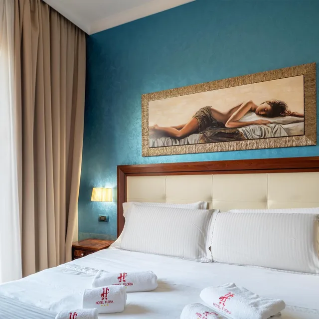 جناح بجاكوزي، Hotel Flora 2/10