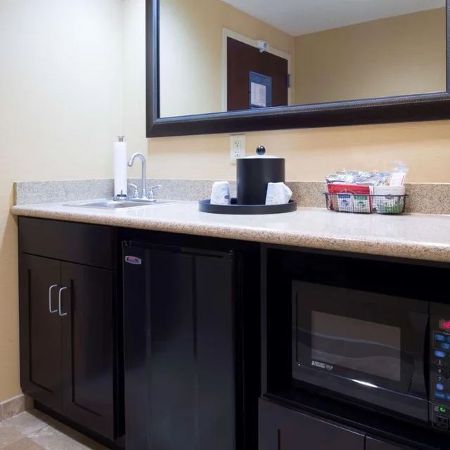 جناح استوديو بسرير كينج وسريرين كوين، Hampton Inn And Suites Vineland 8/8
