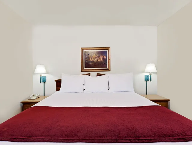 جناح بسرير كينج بغرفة نوم واحدة، Days Inn by Wyndham San Angelo 3/10