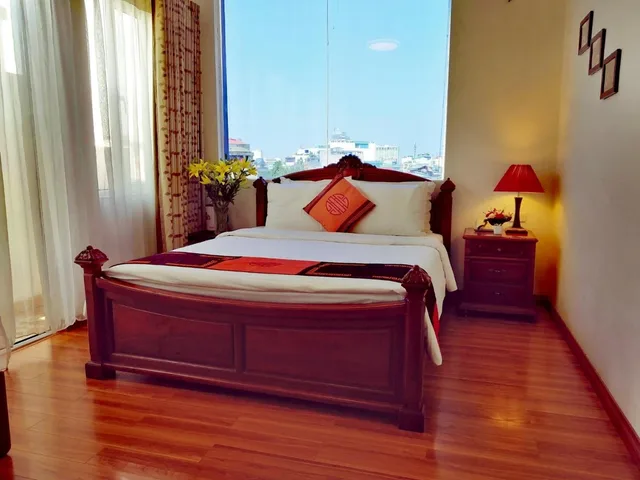Junior Suite, Balcony, Phoenix Palace 3/10