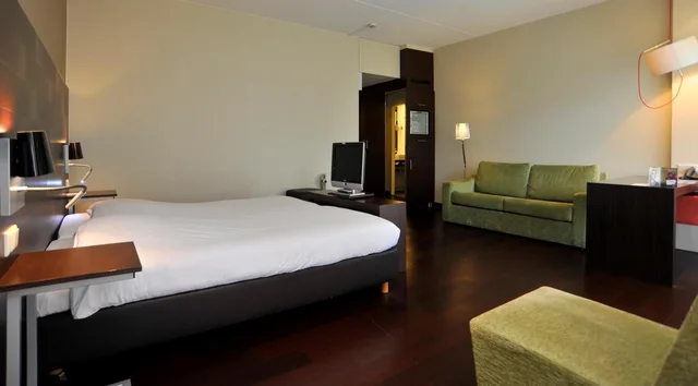 جناح جونيور، Golden Tulip Ampt Van Nijkerk 5/10
