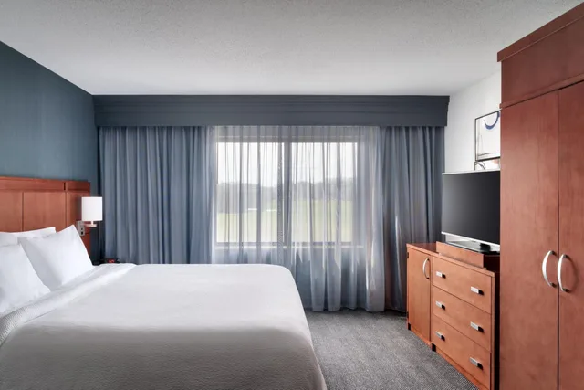 Studio, King Bed, Large, Courtyard Marriott Johnson City 1/6
