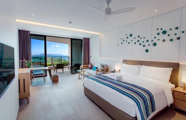 غرفة بسرير كينج بإطلالة على البحر، Sanya Conifer Resort 1/5