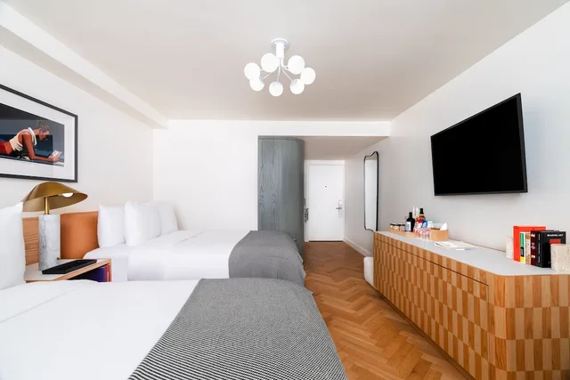 غرفة سيغنتشر بسريرين مزدوجين، Short Stories Hotel 1/3