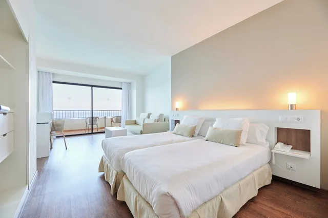 Superior, Queen Bed, Sea View, Sofa, Balcony, Alua Calas de Mallorca Resort 3/10