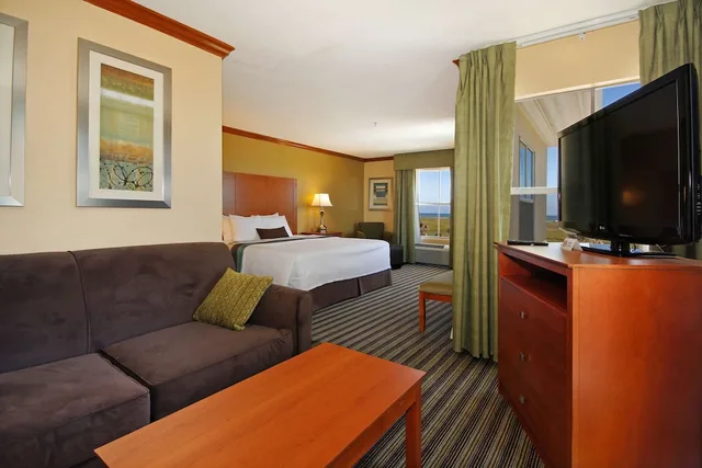 جناح بسرير كينج بإطلالة على البحر، Best Western Plus Seawall Inn and Suites By The Beach 4/5