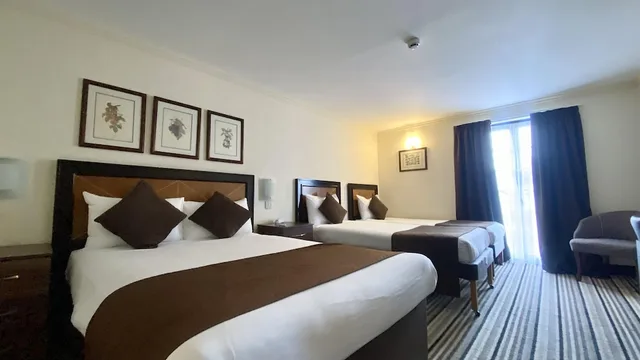 غرفة عائلية، Europa Gatwick Hotel 2/10
