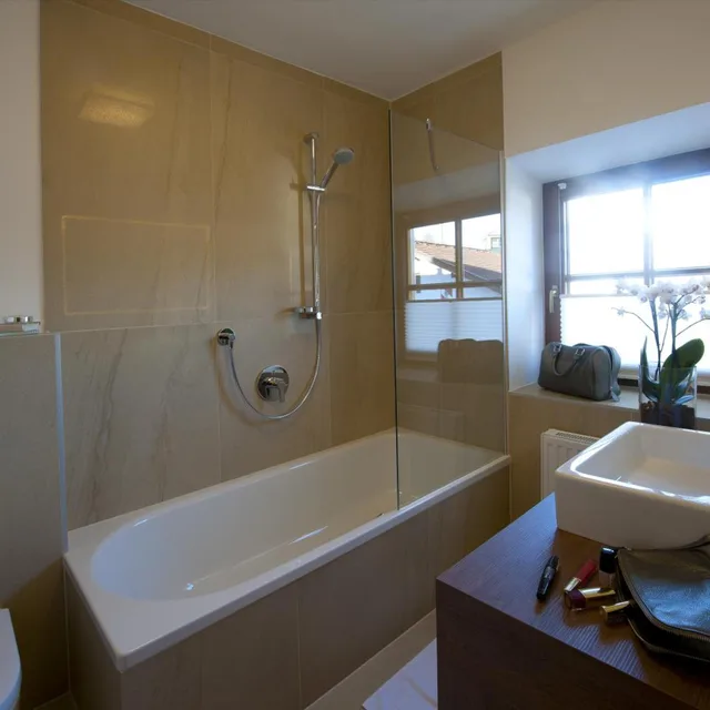Room, Triple, Bierwirt 6/7