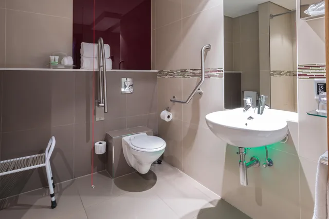 غرفة بسرير كوين لذوي الإعاقة، Holiday Inn Johannesburg Rosebank 8/10