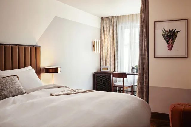 Roomy, Twin Beds، The Hoxton Holborn 1/6