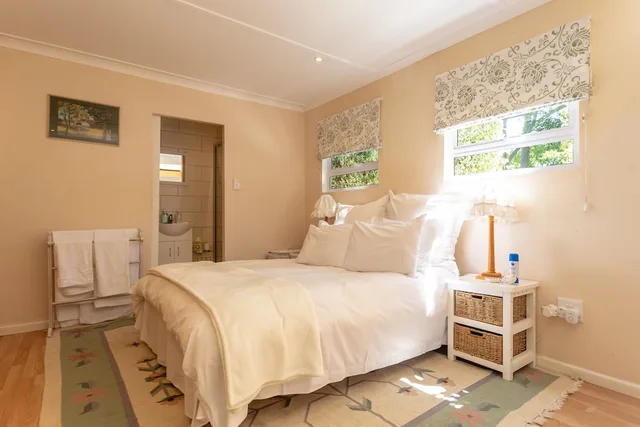كوخ بسرير مزدوج، Little House Guest House 2/2