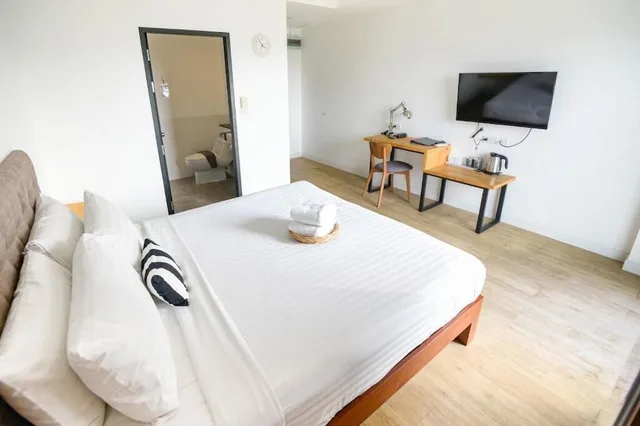 غرفة سوبيريور بسرير كينج بإطلالة على المدينة، The Corner Lodge 2/10