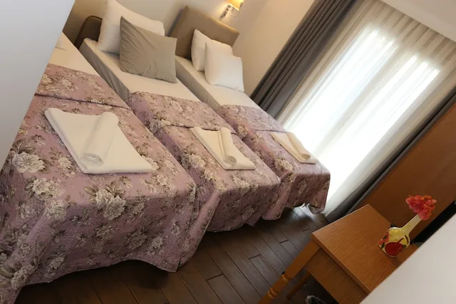 غرفة كومفورت ثلاثية بسريرين منفصلين، Atacesme Hotel 8/10
