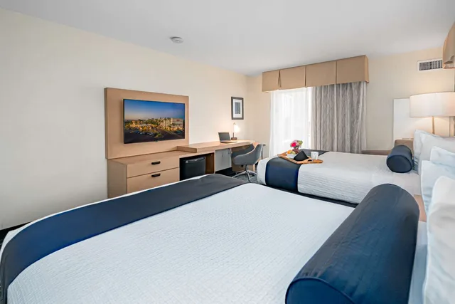 غرفة بسريرين كوين لذوي الإعاقة، Best Western Plus Marina Gateway Hotel 2/6