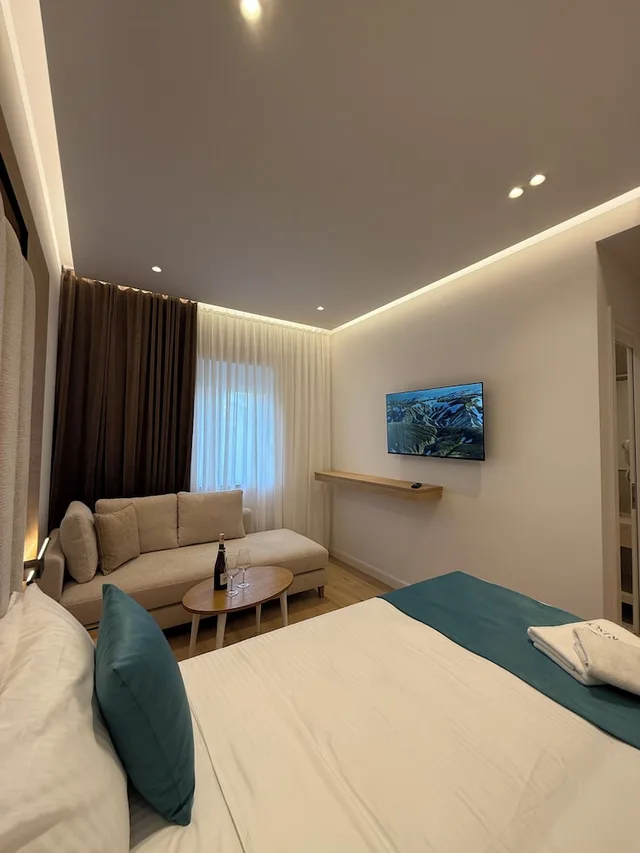 غرفة ديلوكس ثلاثية بإطلالة على الحديقة بشرفة مع أريكة، Relax Apartments Saranda 5/7