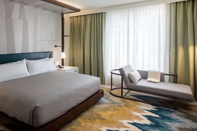 جناح بريميوم بسرير كينج، Canopy By Hilton Charlotte Southpark 1/5