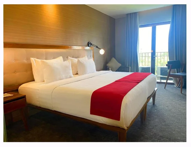 غرفة ديلوكس بسرير مزدوج، FamVida Hotel Lubuklinggau Powered by Archipelago 2/2