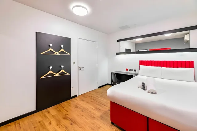 Standard, easyHotel Newcastle City Centre 1/1