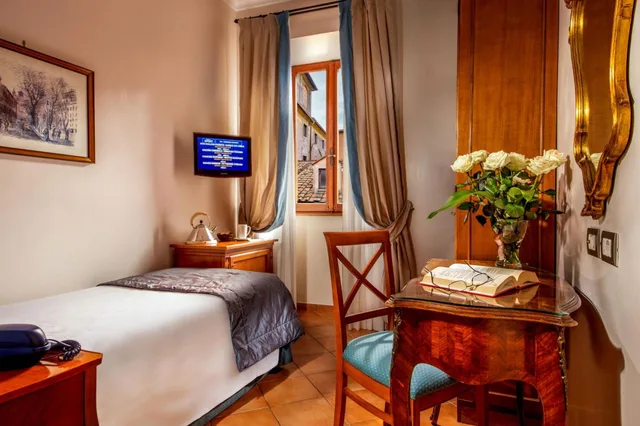 غرفة مفردة في المبنى الرئيسي، Mozart Hotel Rome 1/2