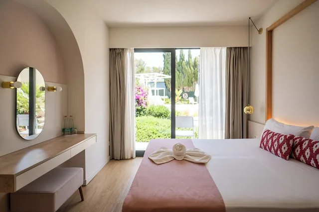 Exclusive, Queen Bed, Garden View, Pool Side، Sol I Vida Boutique Hotel Adults Only 3/6